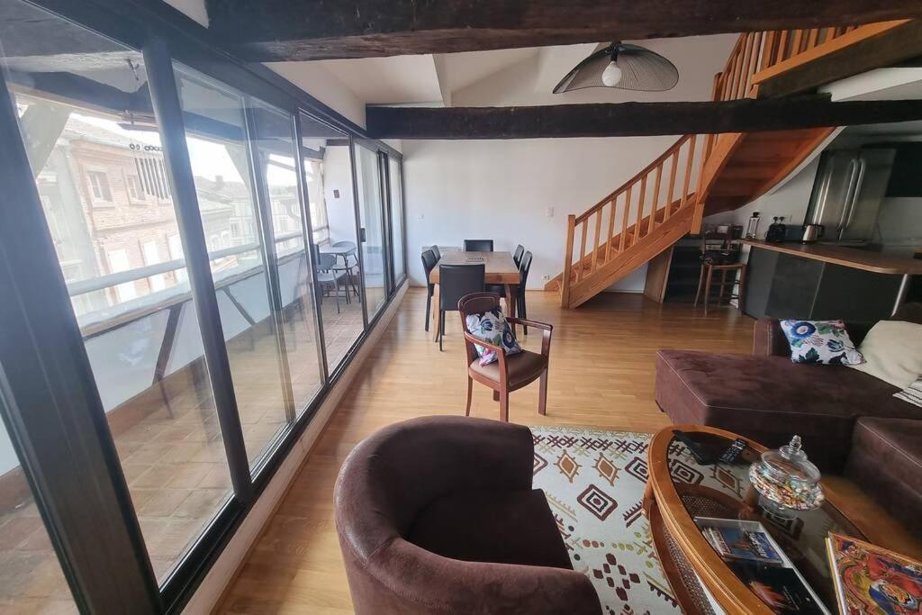 Appartement exceptionnel 4 étoiles hyper centre Albi 65 m2 au 4ème étage sans ascenseur avec une tour du 12ème siècle Exterior foto