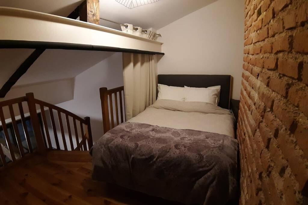Appartement exceptionnel 4 étoiles hyper centre Albi 65 m2 au 4ème étage sans ascenseur avec une tour du 12ème siècle Exterior foto