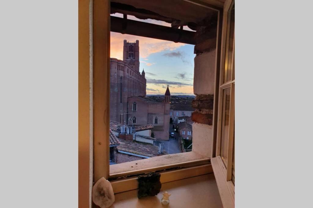Appartement exceptionnel 4 étoiles hyper centre Albi 65 m2 au 4ème étage sans ascenseur avec une tour du 12ème siècle Exterior foto
