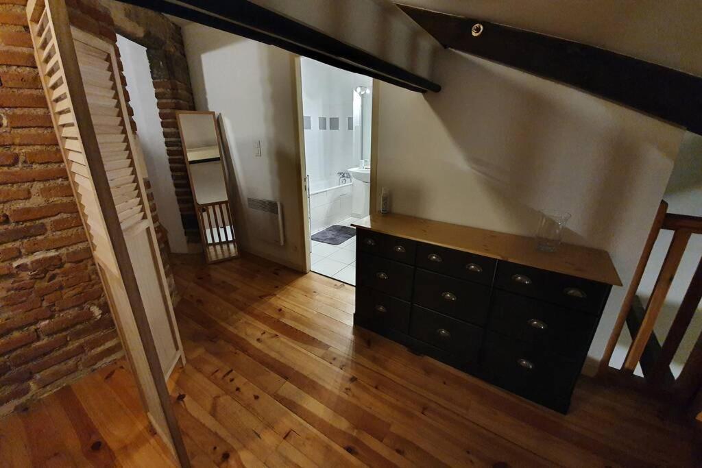 Appartement exceptionnel 4 étoiles hyper centre Albi 65 m2 au 4ème étage sans ascenseur avec une tour du 12ème siècle Exterior foto