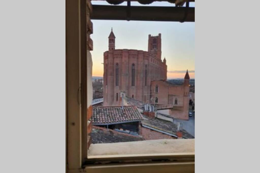 Appartement exceptionnel 4 étoiles hyper centre Albi 65 m2 au 4ème étage sans ascenseur avec une tour du 12ème siècle Exterior foto