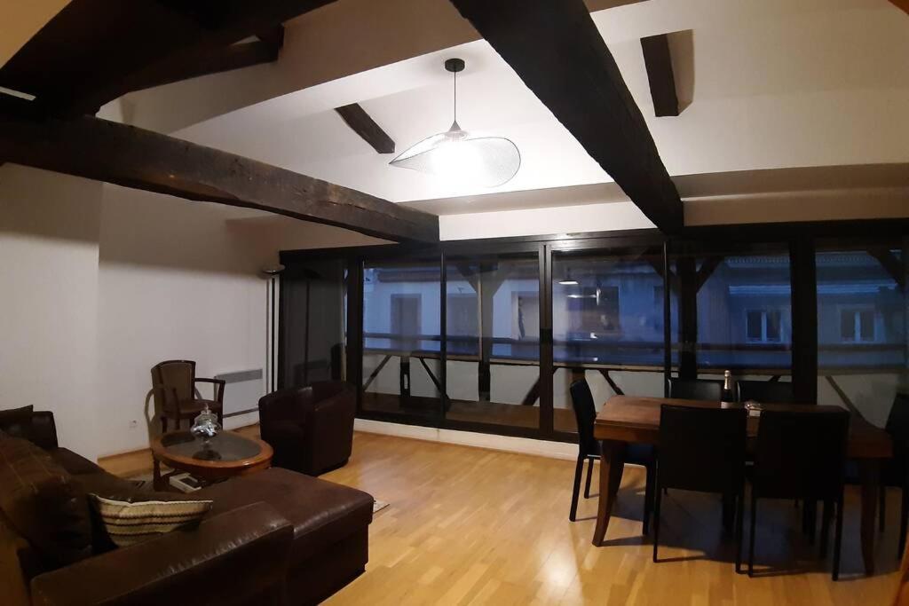 Appartement exceptionnel 4 étoiles hyper centre Albi 65 m2 au 4ème étage sans ascenseur avec une tour du 12ème siècle Exterior foto